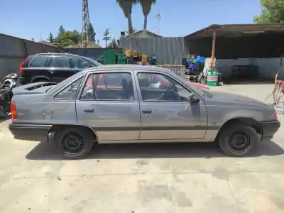 Veículo de Sucata opel kadett e cs berlina do ano 1989 alimentado 17d