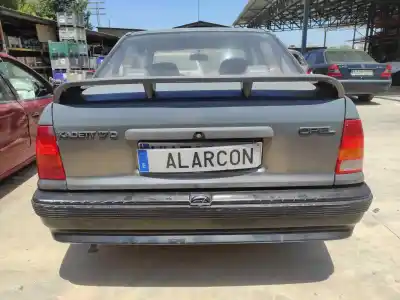 Veículo de Sucata opel kadett e cs berlina do ano 1989 alimentado 17d