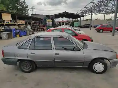 Veículo de Sucata opel kadett e gt berlina do ano 1990 alimentado 16sv