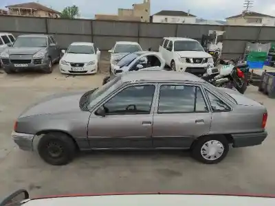 Veículo de Sucata opel kadett e gt berlina do ano 1990 alimentado 16sv