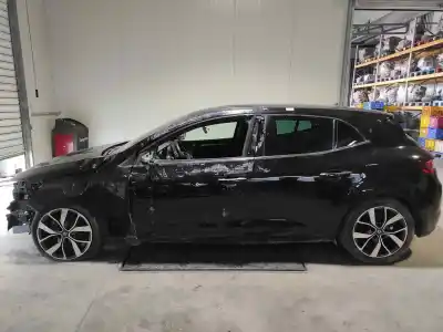 Veículo de Sucata renault megane iv berlina 5p zen do ano 2016 alimentado r9m409