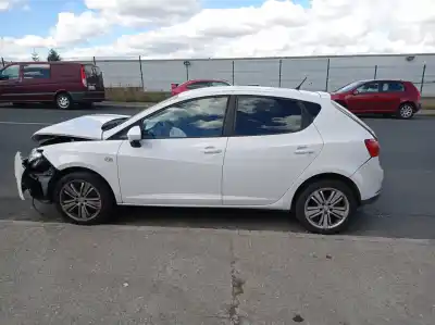 Veículo de Sucata seat ibiza (6j5) reference do ano 2010 alimentado cayb