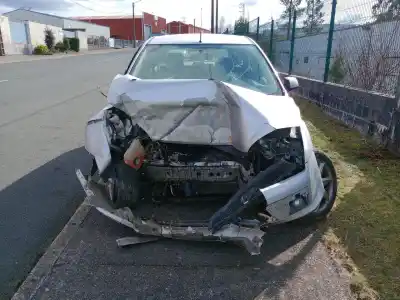 Vehicul casat ford focus berlina (cap) ambiente (d) al anului 2006 alimentat hwda