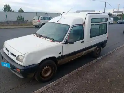 Véhicule à la ferraille renault express 1.9 d 64 cv / 47 kw de l'année 1993 alimenté 