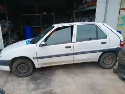 Veicolo di demolizione citroen saxo 1.1 sx dell'anno 2002 alimentato hfx