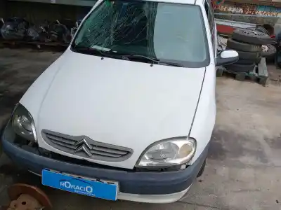 Veicolo di demolizione citroen saxo 1.1 sx dell'anno 2002 alimentato hfx