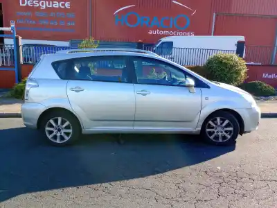 Veículo de Sucata toyota corolla verso (r1) 2.2 d-4d sol do ano 2005 alimentado 2adftv