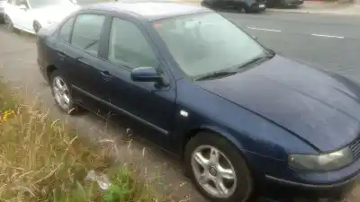 Veículo de Sucata seat                                               toledo (1m2)                                                                                                                                                                                                                                               signo                                                                                                                                                                                                                                                      do ano 2002 alimentado asv