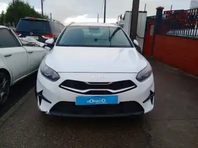 Veicolo di demolizione KIA CEED SPORTSWAGON  dell'anno 2022 alimentato D4FE