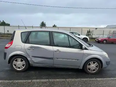 Veículo de Sucata renault scenic ii authentique 120 cv / 88 kw do ano 2003 alimentado f9q d8