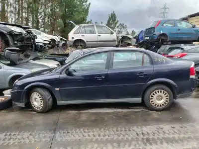 Véhicule à la ferraille OPEL VECTRA C BERLINA  de l'année 2004 alimenté Y22DTR