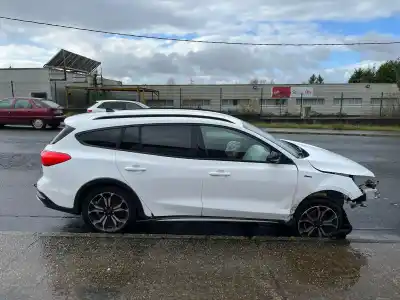 Véhicule à la ferraille ford focus turnier active de l'année 2020 alimenté ylda