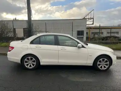 Véhicule à la ferraille MERCEDES-BENZ CLASE C (W204) BERLINA  de l'année 2010 alimenté OM651913