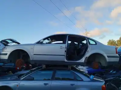 Veicolo di demolizione VOLKSWAGEN PASSAT B5 (3B2)  dell'anno 1998 alimentato AFN