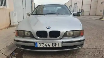 Veículo de Sucata bmw serie 5 berlina (e39) 525tds do ano 2001 alimentado 256t1