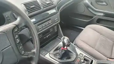 Veículo de Sucata bmw serie 5 berlina (e39) 525tds do ano 2001 alimentado 256t1