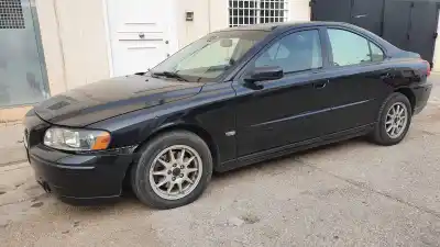 Sloopvoertuig VOLVO S60 BERLINA D5 van het jaar 2005 aangedreven D5244T