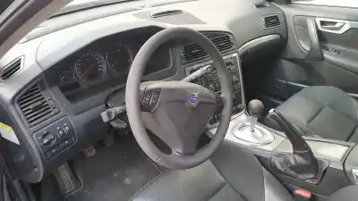 Sloopvoertuig volvo s60 berlina d5 van het jaar 2005 aangedreven d5244t