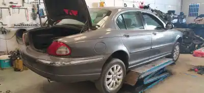 Здавання транспортного засобу jaguar x-type 2.5 v6 року 2002 потужний 