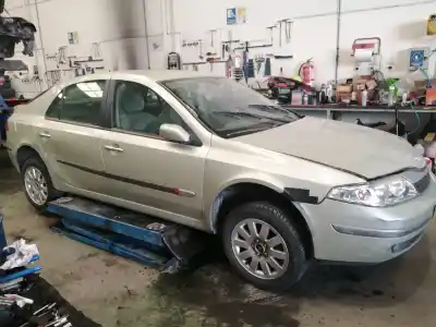 Scrapping Vehicle RENAULT LAGUNA II (BG0) Authentique of the year 2002 powered F4P770