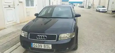 Veículo de Sucata audi a4 berlina (8e) 1.9 tdi (96kw) do ano 2002 alimentado awx
