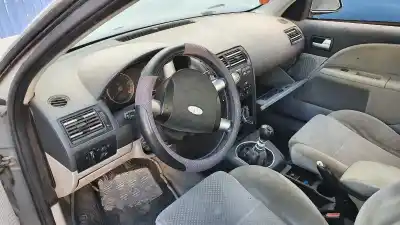 Veicolo di demolizione ford mondeo berlina (ge) ghia dell'anno 2001 alimentato d6ba