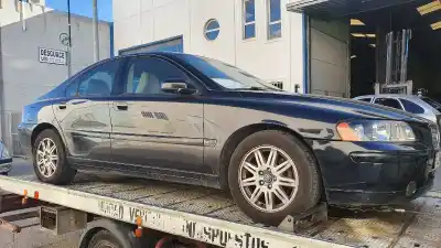 Veículo de Sucata volvo s60 berlina 2.4 d do ano 2005 alimentado d5244t