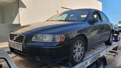 Veículo de Sucata volvo s60 berlina 2.4 d do ano 2005 alimentado d5244t
