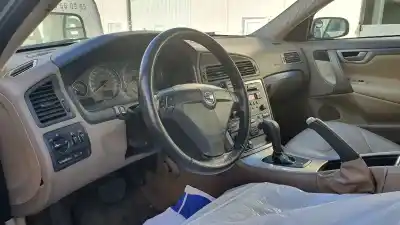 Veículo de Sucata volvo s60 berlina 2.4 d do ano 2005 alimentado d5244t