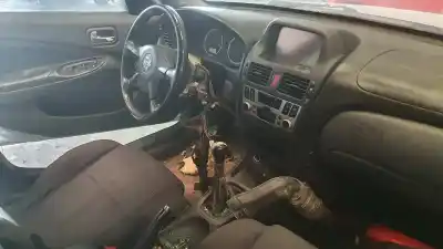 Veicolo di demolizione nissan almera (n16/e) acenta dell'anno 2005 alimentato k9k260