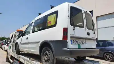 Sloopvoertuig opel combo tour van het jaar 2002 aangedreven y17dt
