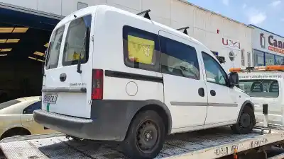 Sloopvoertuig opel combo tour van het jaar 2002 aangedreven y17dt