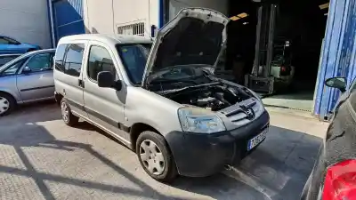 Veículo de Sucata peugeot partner (s2) combiespace do ano 2003 alimentado wjydw8b
