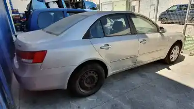 Veicolo di demolizione hyundai sonata (nf) 2.0 crdi style dell'anno 2006 alimentato d4ea