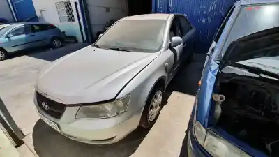 Veicolo di demolizione hyundai sonata (nf) 2.0 crdi style dell'anno 2006 alimentato d4ea