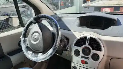 Sloopvoertuig renault modus confort dynamique van het jaar 2005 aangedreven k9k750