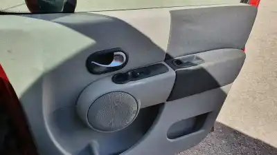 Sloopvoertuig renault modus confort dynamique van het jaar 2005 aangedreven k9k750