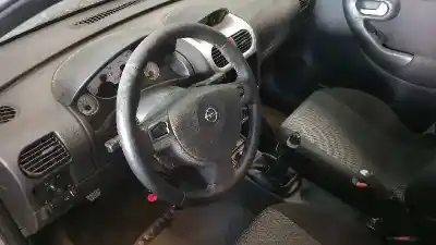 Veículo de Sucata opel corsa c silverline base do ano 2005 alimentado z13dt