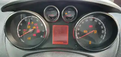 Veículo de Sucata opel meriva b enjoy do ano 2011 alimentado a14xer