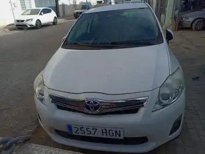 Sloopvoertuig TOYOTA AURIS  van het jaar 2011 aangedreven 2ZR