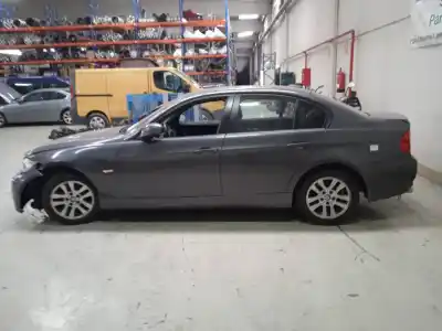 Veículo de Sucata bmw serie 3 berlina (e90) 320d do ano 2007 alimentado n47d20a