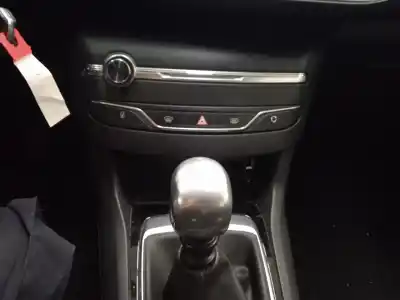 Veicolo di demolizione peugeot 308 sw active dell'anno 2014 alimentato bhz