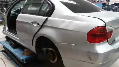 Veículo de Sucata bmw serie 3 berlina (e90) 320d do ano 2005 alimentado m47n204d4