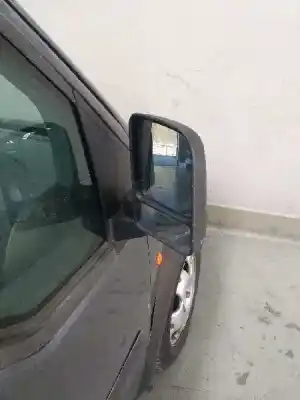 Veículo de Sucata ford tourneo connect (tc7) familiar do ano 2006 alimentado hcpa