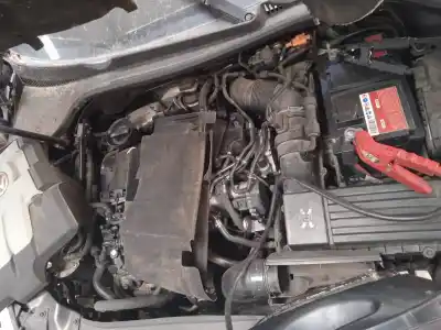 Vehicul casat volkswagen golf vi (5k1) advance al anului 2009 alimentat cbdc