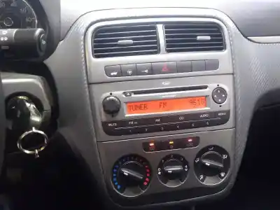 Veículo de Sucata fiat punto (evo) (199) dynamic do ano 2009 alimentado 199a2000