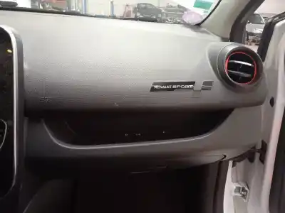 Veículo de Sucata renault clio iv renault sport do ano 2018 alimentado m5m401