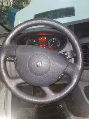 Veículo de Sucata renault trafic combi (ab 4.01) passenger privilege  combi corto do ano 2013 alimentado m9r630