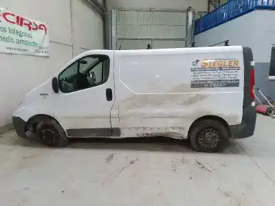 Veículo de Sucata renault trafic combi (ab 4.01) passenger privilege  combi corto do ano 2013 alimentado m9r630