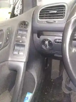 Vehicul casat volkswagen golf vi (5k1) advance al anului 2009 alimentat cbdc